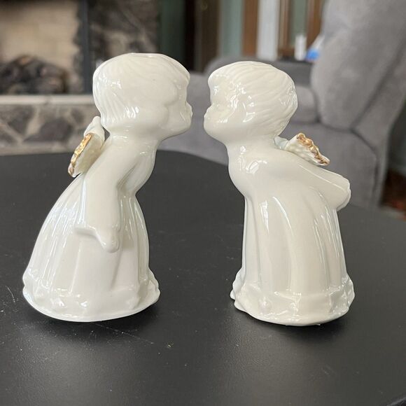 Kissing Angels Porcelain 4" Salt & Pepper Shakers Vint Formalities Baum Brothers - Picture 1 of 8